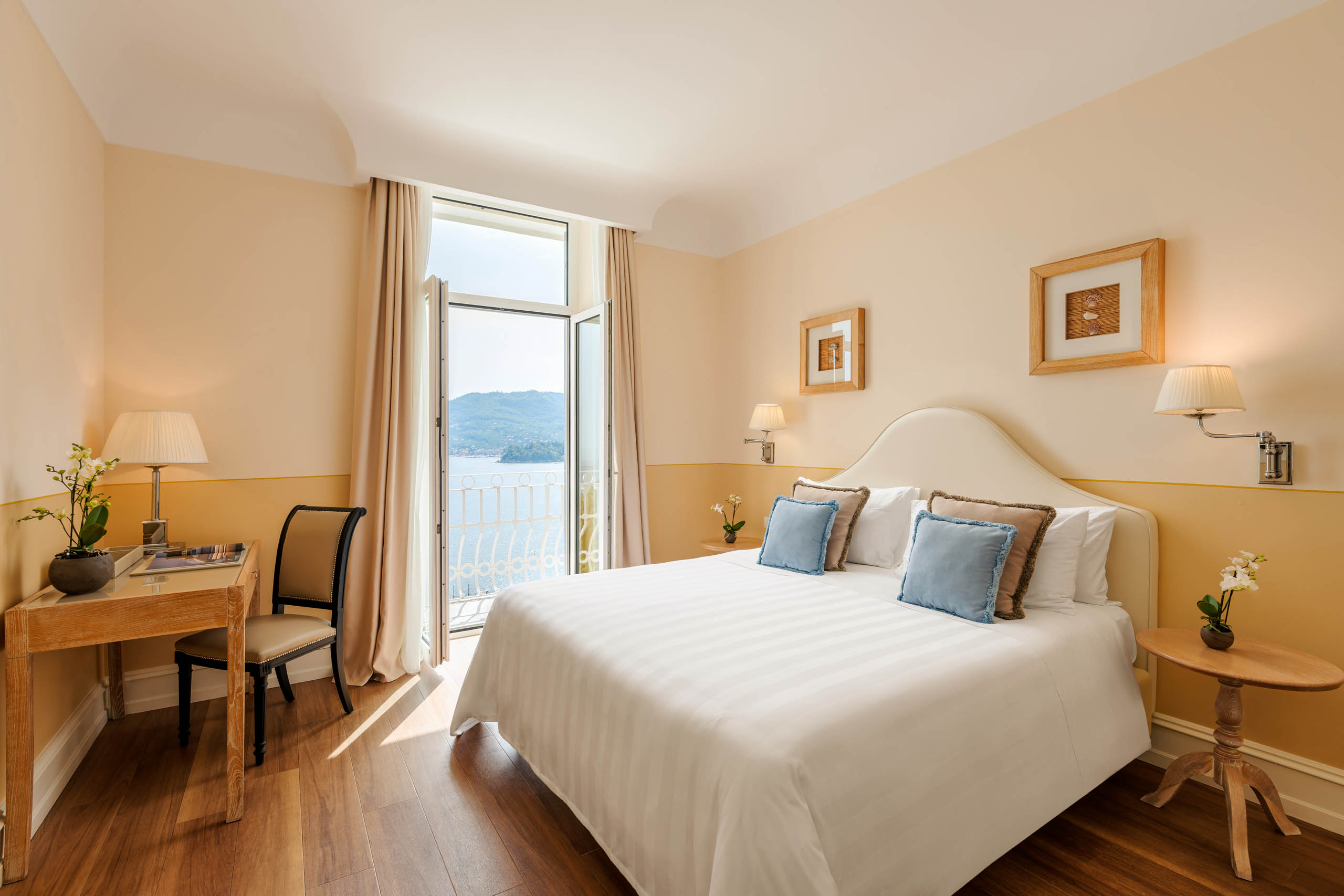 Grand-Hotel-Bristol_Luxury-Hotel-Rapallo_Deluxe Sea Front 6_OR.jpg