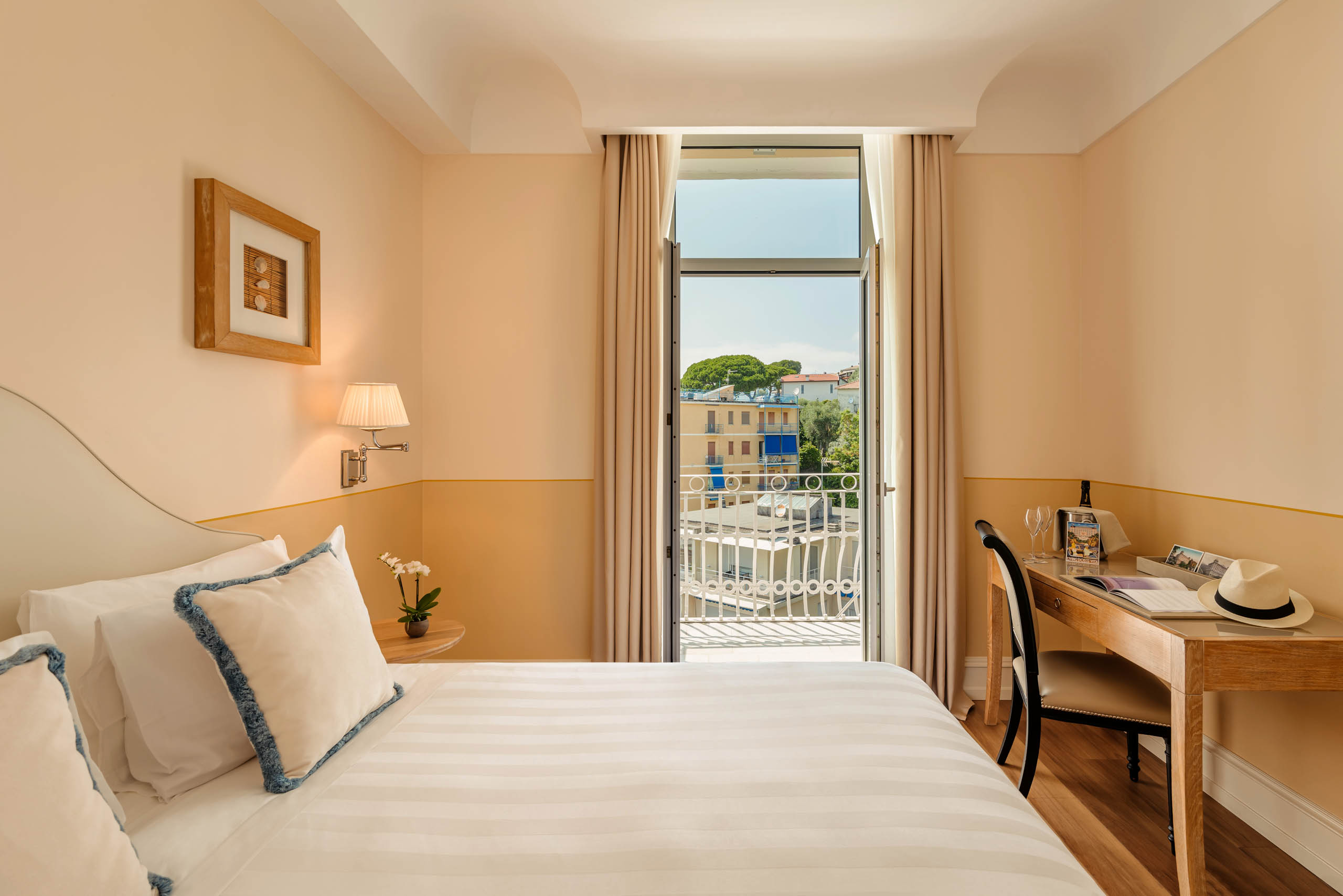 Grand-Hotel-Bristol_Luxury-Hotel-Rapallo_Prestige partila sea view 2_OR.jpg